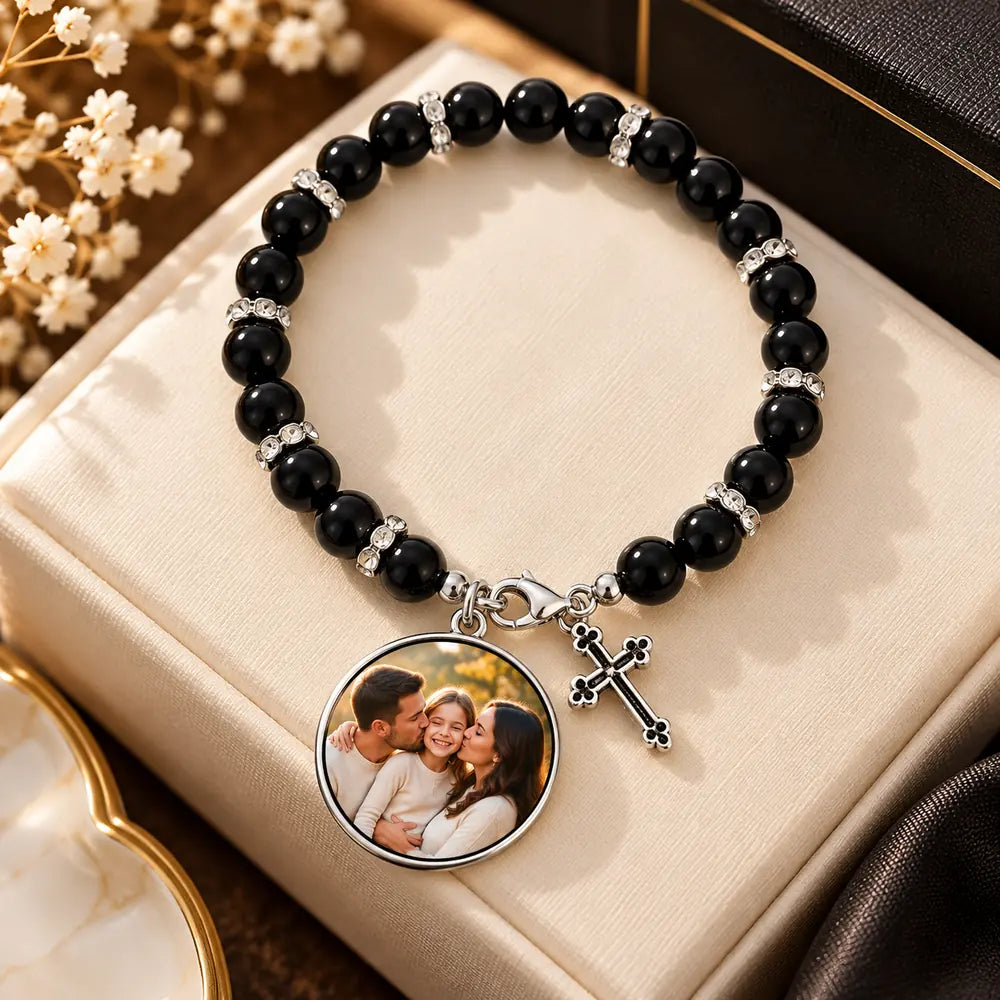 Brățară personalizată cu fotografie de familie și cruciuliță, cadou pentru mamă
