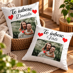 Set de două perne cu poze și nume, cadou personalizat pentru aniversarea relației
