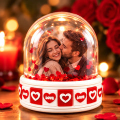 Glob foto LED personalizat cu poză și inimioare roșii