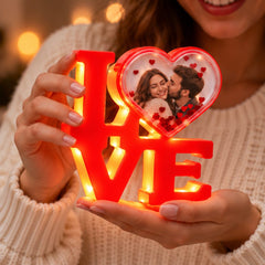 Glob LOVE LED personalizat cu fotografie cuplu