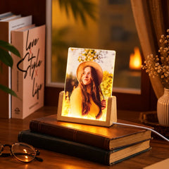 Lampă LED personalizată cu fotografie, placă din acril și suport din lemn