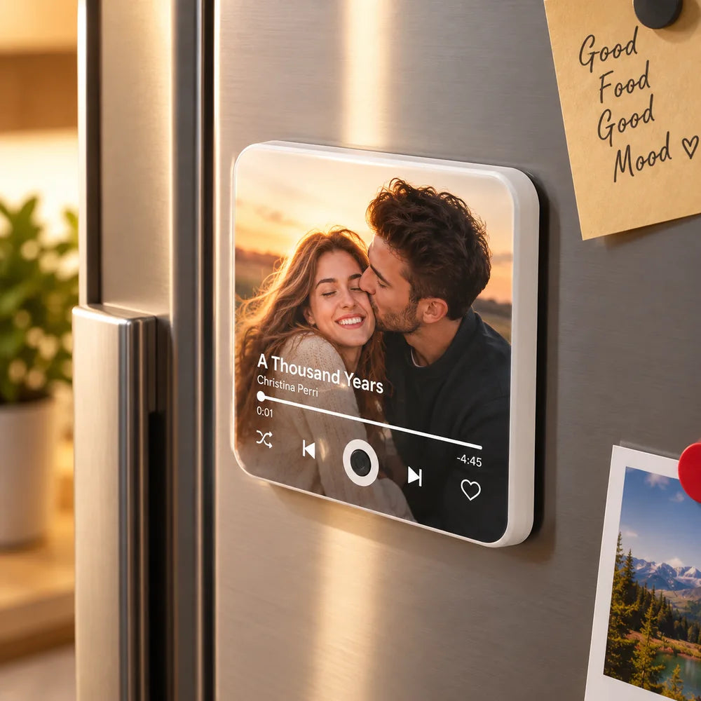 Magnet foto muzical cu buton de redare și design inspirat de un player