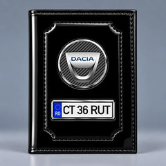 Portofel acte auto Dacia negru lucios, cu siglă Dacia și plăcuță personalizată cu numărul de înmatriculare
