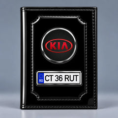 Portofel acte auto Kia negru lucios, cu siglă și plăcuță personalizată cu numărul mașinii