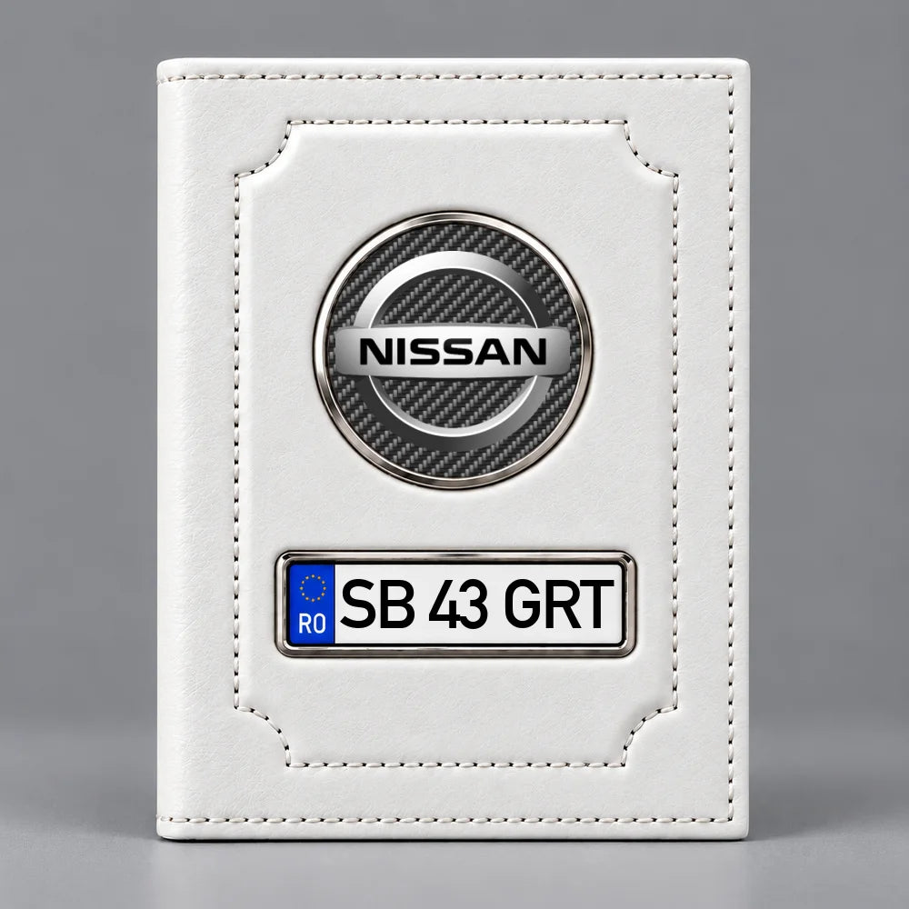 Portofel alb pentru acte auto Nissan, cu siglă Nissan și plăcuță personalizabilă cu numărul de înmatriculare