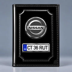 Portofel acte auto Nissan negru lucios, cu siglă și plăcuță personalizată cu numărul mașinii