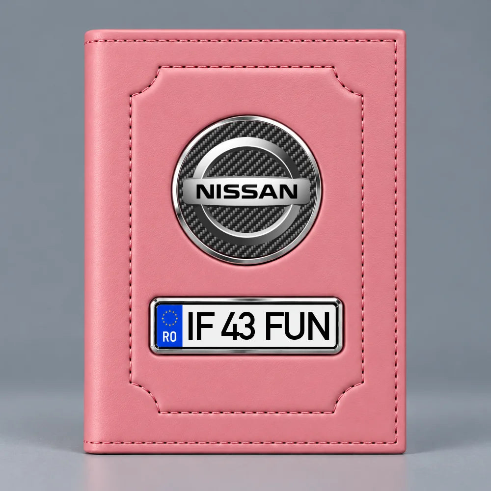 Portofel roz pentru documente auto Nissan, cu emblemă și număr de înmatriculare personalizabil