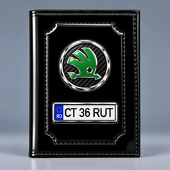 Portofel acte auto Skoda negru lucios, cu siglă Skoda și plăcuță personalizabilă cu numărul mașinii