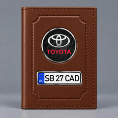 Portofel maro pentru documente auto Toyota, cu emblemă și număr de înmatriculare personalizabil