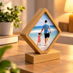 Ramă foto decorativă din bambus, personalizată cu o fotografie
