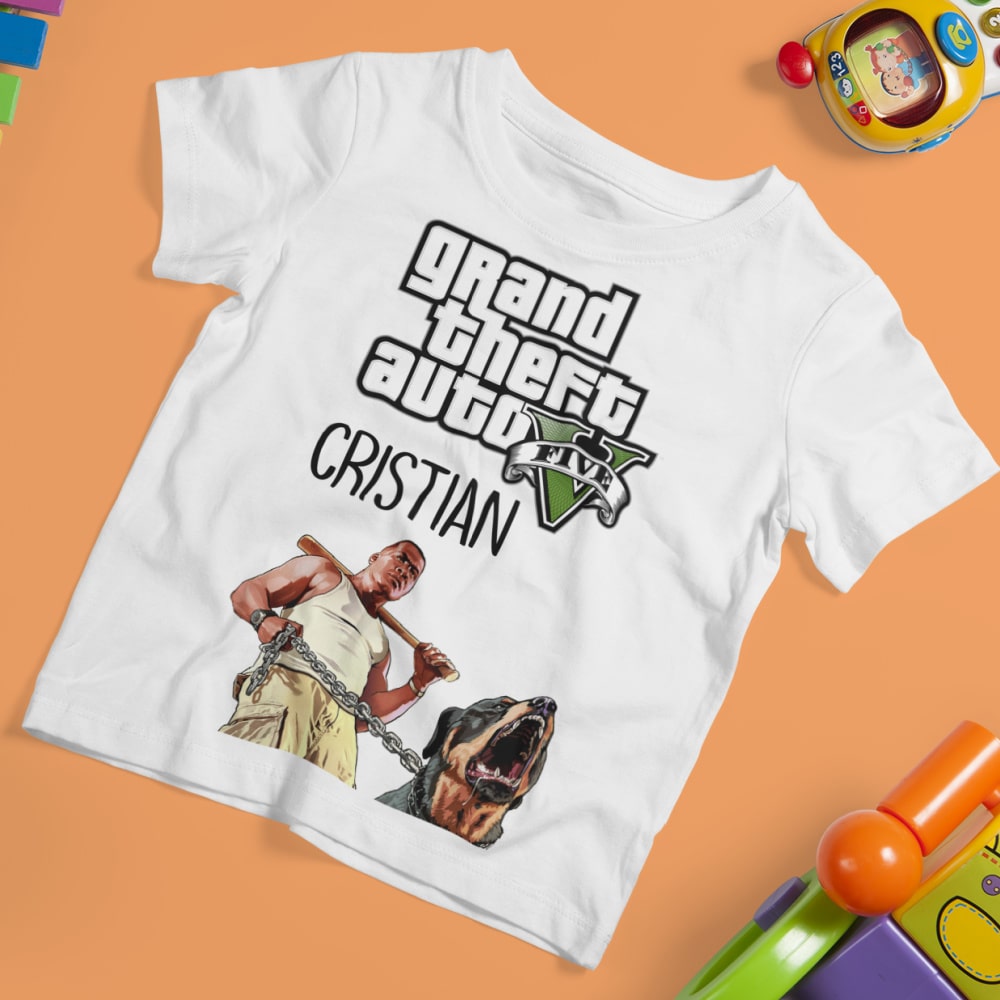 Set Cadou Personalizat GTA 5 cu Nume – Tricou, Cana, Perna, Mousepad si Puzzle - Cadomy.ro