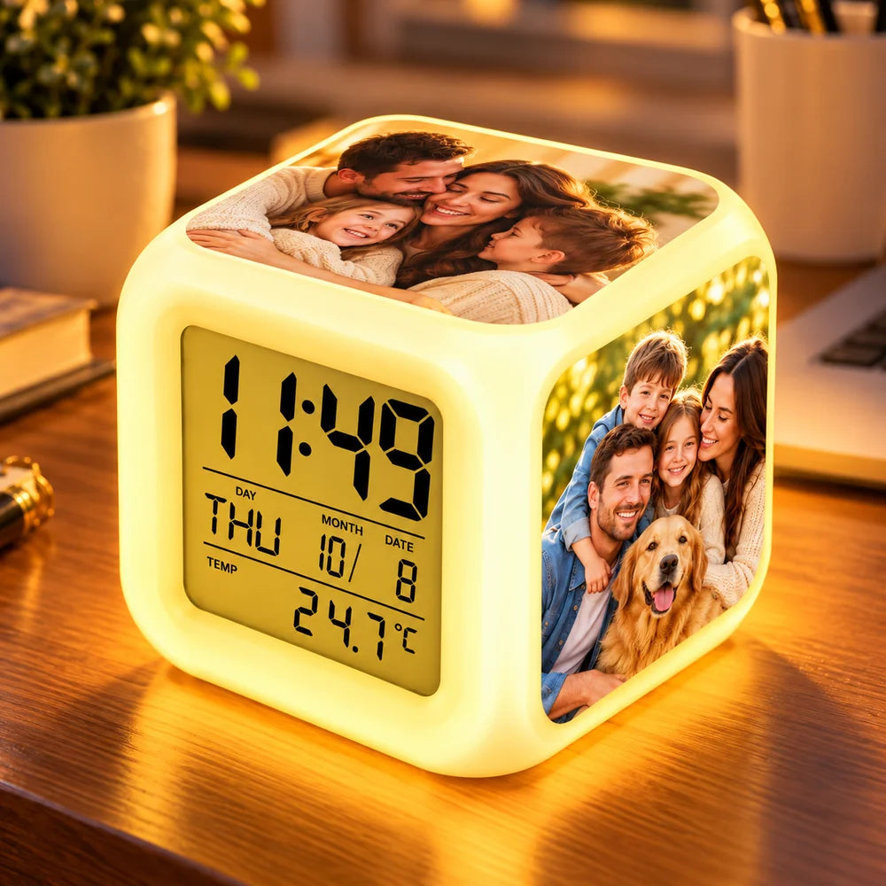 Ceas digital cub cu alarmă și lumină LED personalizat cu 3 poze