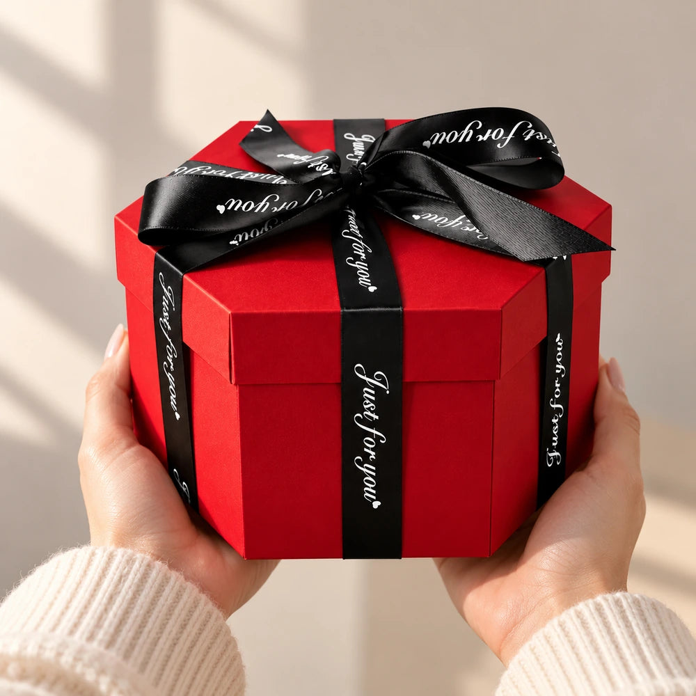 Cutie foto EXPLOZIVĂ hexagonală personalizată cu 25 poze