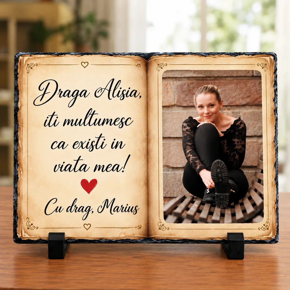 Placă ardezie personalizată tip carte deschisă, cu fotografie de femeie și mesaj de dragoste