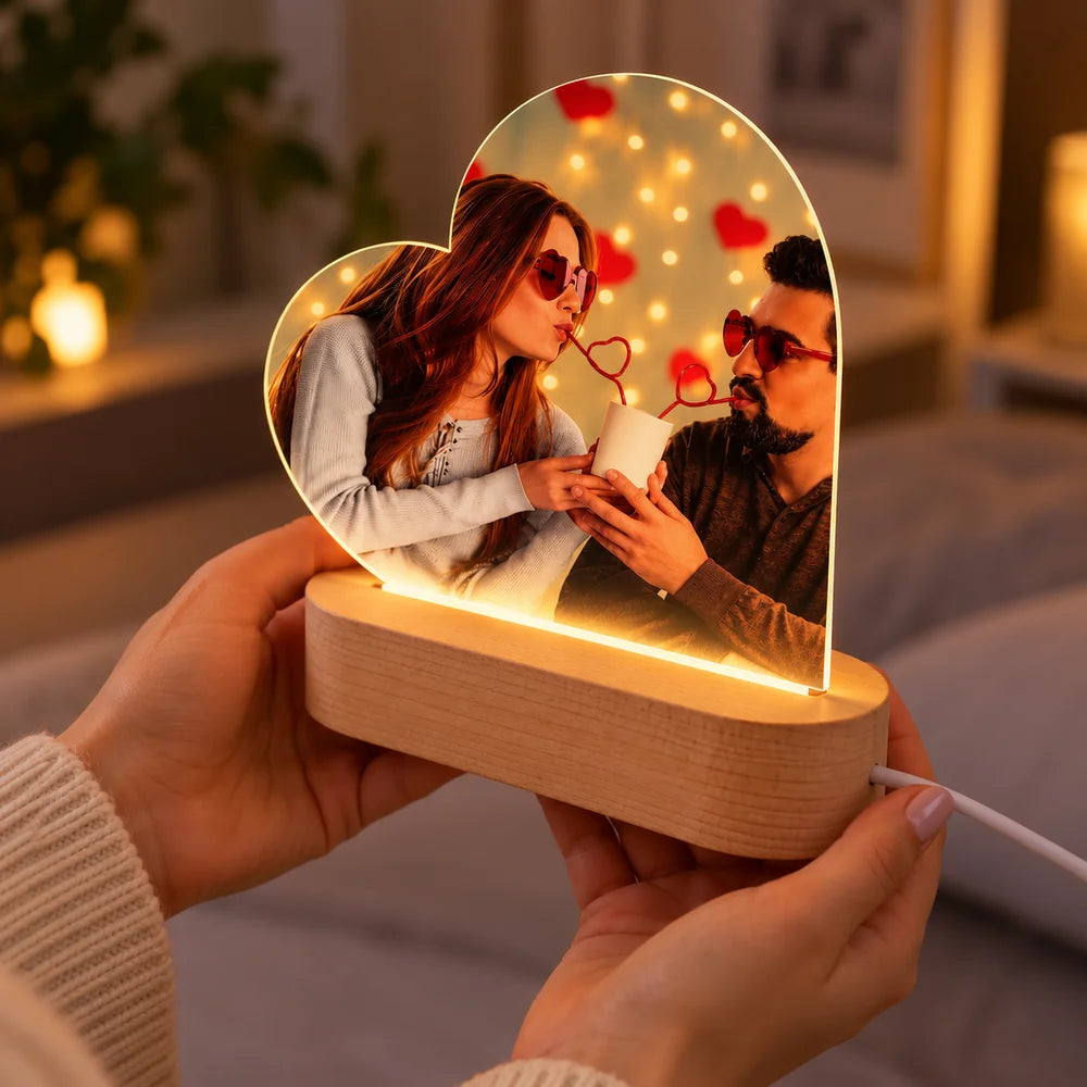 Plachetă led personalizată cu poză în formă de inimă