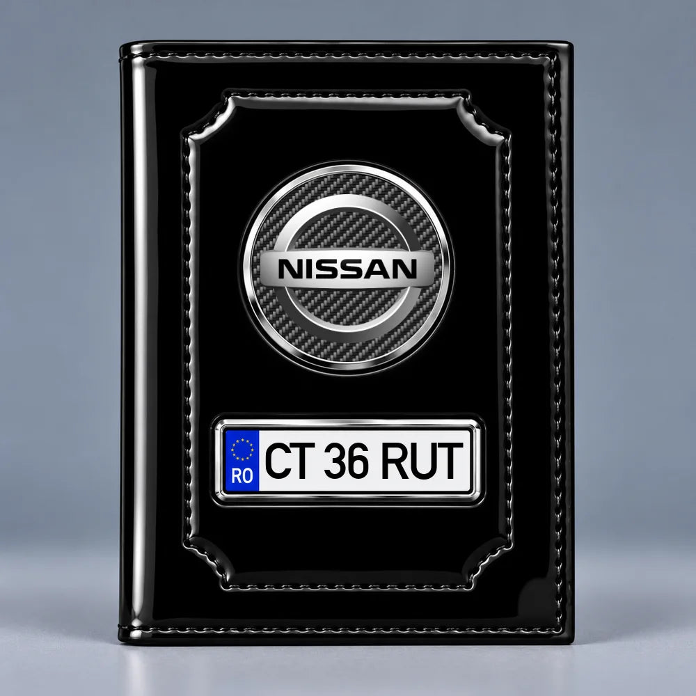 Portofel acte auto Nissan negru lucios, cu siglă și plăcuță personalizată cu numărul mașinii