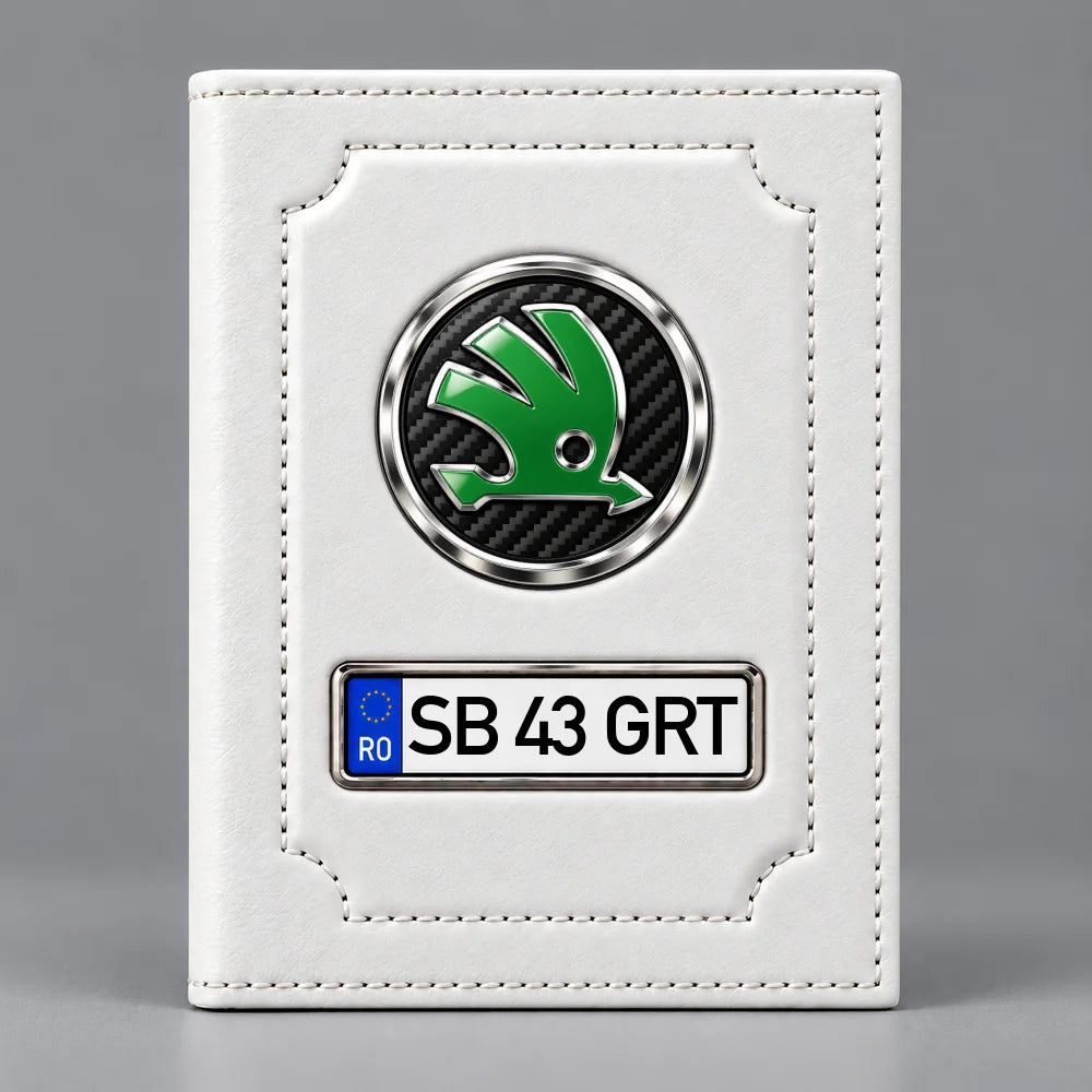 Portofel alb pentru acte auto Skoda, cu sigla mărcii și plăcuță pentru numărul de înmatriculare