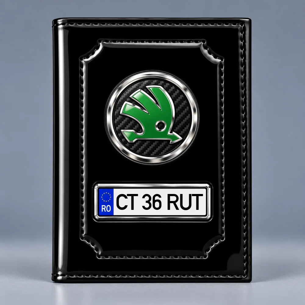 Portofel acte auto Skoda negru lucios, cu siglă Skoda și plăcuță personalizabilă cu numărul mașinii