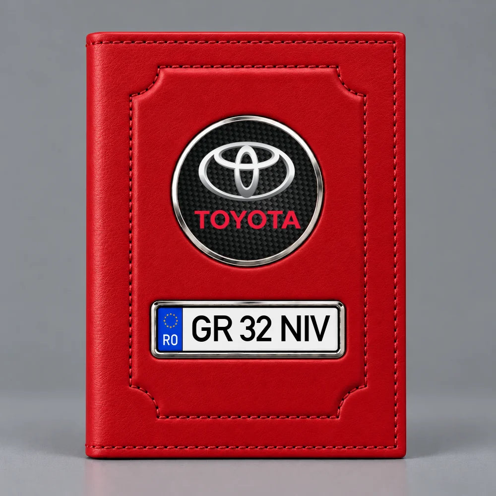 Portofel roșu pentru acte auto Toyota, cu sigla mărcii și plăcuță cu numărul mașinii