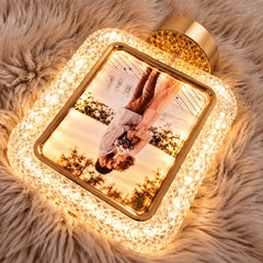 Ramă foto LED cu oglindă, personalizată cu fotografia unui cuplu, cu iluminare decorativă aurie