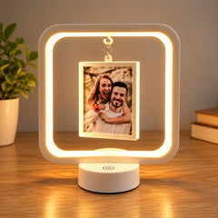 Ramă foto LED pătrată albă, personalizată cu două fotografii