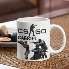 Set Cadou Personalizat CSGO cu Nume – Tricou, Cana, Perna, Mousepad si Puzzle - Cadomy.ro