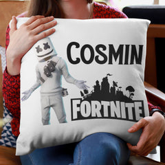 Set Cadou Personalizat Fortnite cu Nume – Tricou, Cana, Perna, Mousepad si Puzzle - Cadomy.ro